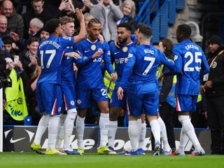 Hráč Joao Pedro z FC Chelsea sa teší z gólu