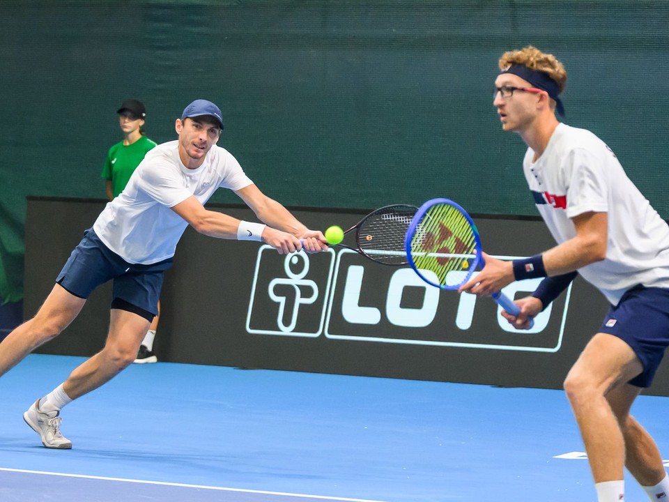 Slovenskí daviscupoví reprezentanti Lukáš Klein a Miloš Karol.