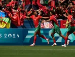 Futbalisti Maroka oslavujú gól.