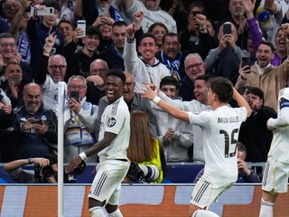 Real Madrid oslavuje gól.