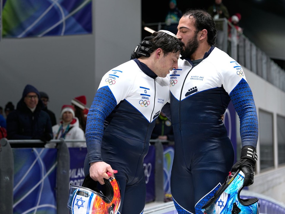 Izraelskí bobisti Adam Edelman a Menachem Chen