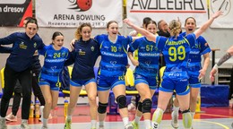 Hádzanárky Michaloviec sa tešia z postupu.