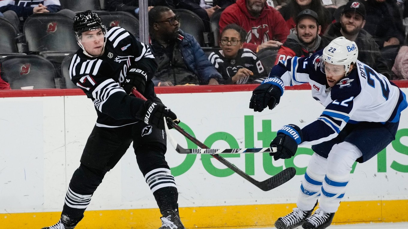 Šimon Nemec v zápase s Winnipegom