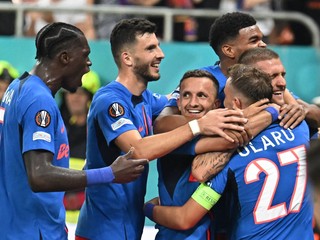Na snímke sú futbalisti rumunského klubu FCSB. 
