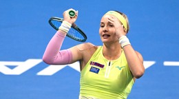 Slovenská tenistka Rebecca Šramková reaguje v druhom dueli proti Američanke Bernarde Perovej.