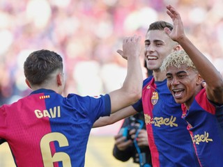 Futbalisti FC Barcelona sa tešia z gólu v zápase proti Realu Madrid.
