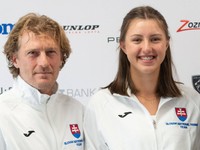 Slovenská juniorská tenistka Renáta Jamrichová a jej tréner Ján Matúš.