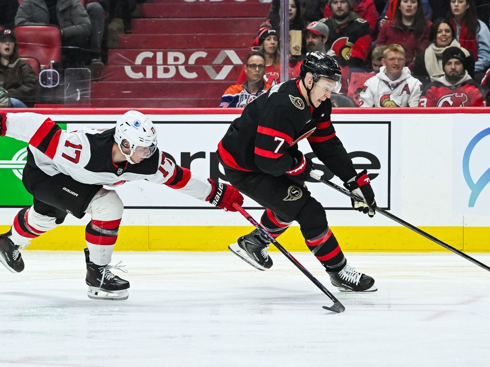 Šimon Nemec a Brady Tkachuk.