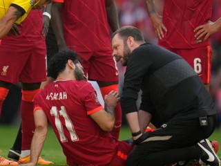 Mohamed Salah sa zranil vo finále FA Cupu proti Chelsea. 