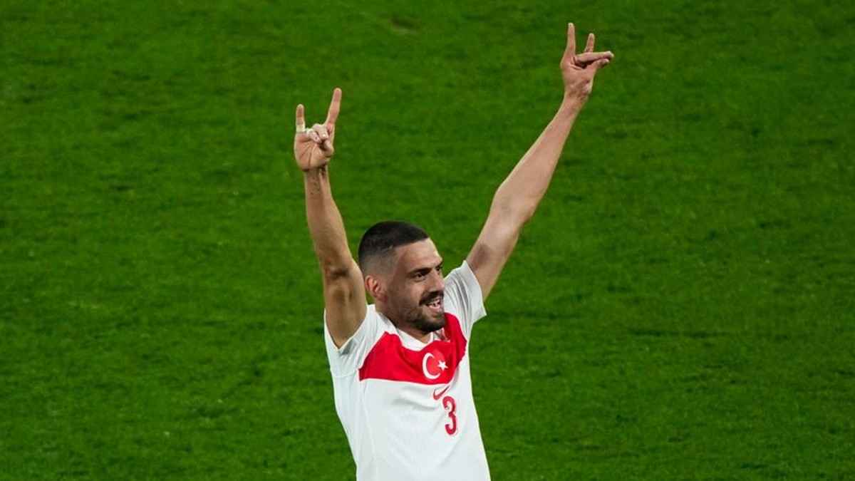 Merih Demiral oslavoval gól proti Rakúsku fašistickým gestom