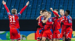 Hráči FC Viktoria Plzeň sa radujú z gólu