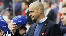 Tréner Ivan Feneš počas pôsobenia na lavičke Slovenska U20.