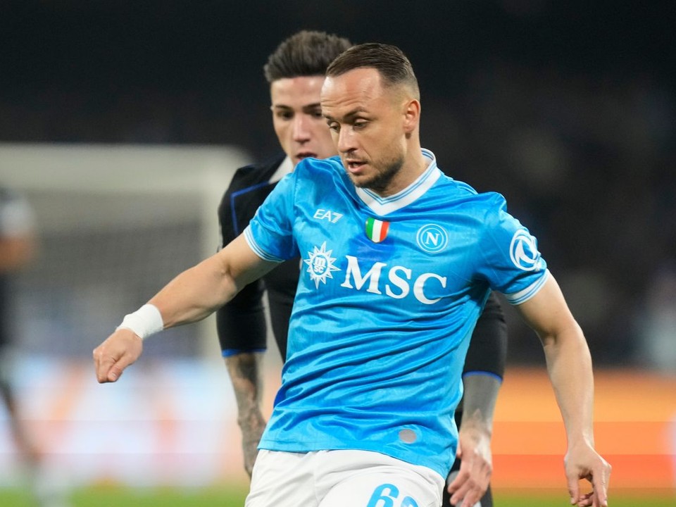 Slovenský futbalista v drese Neapolu Stanislav Lobotka.
