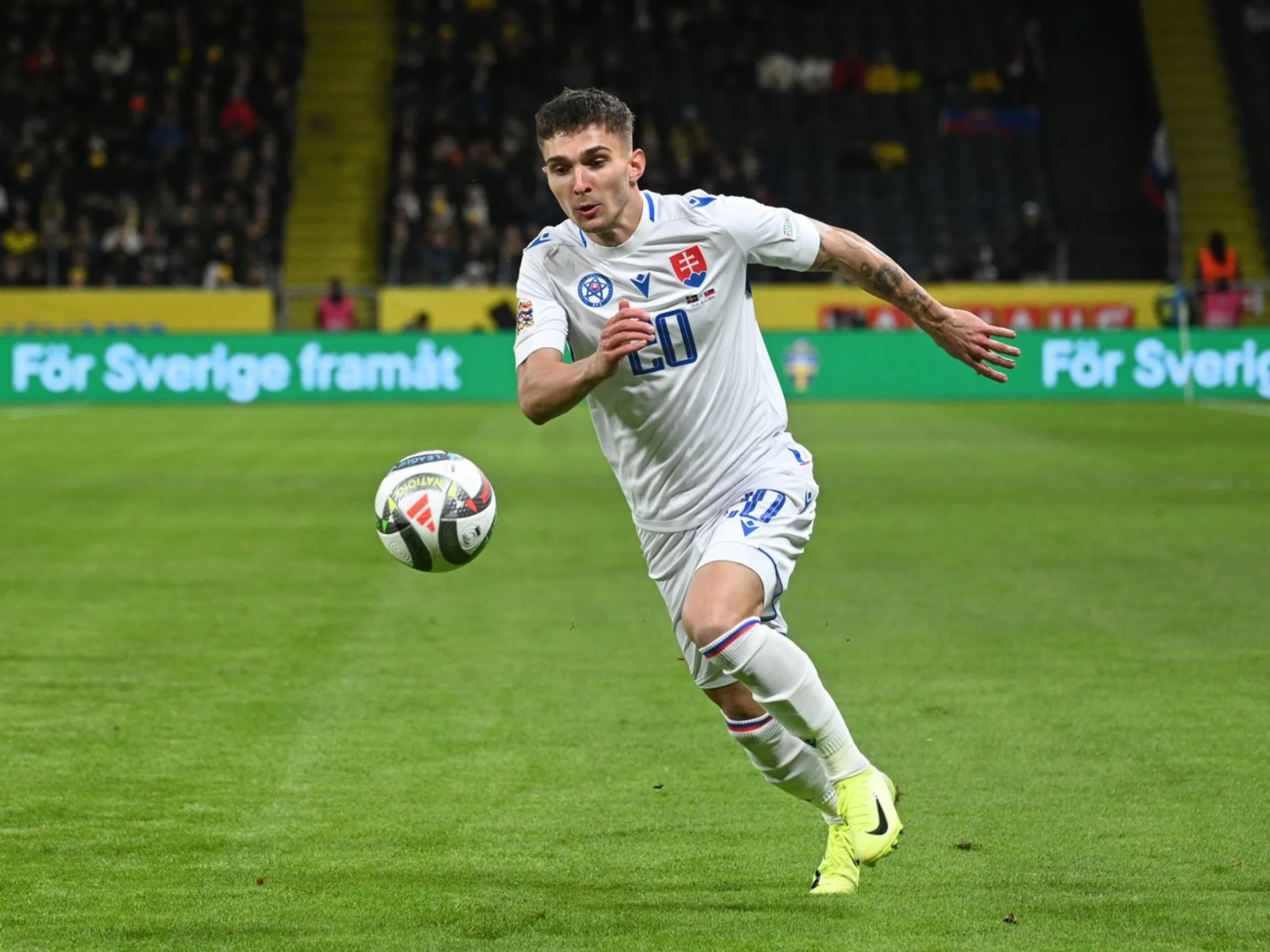 Dávid Ďuriš v drese slovenskej reprezentácie. 