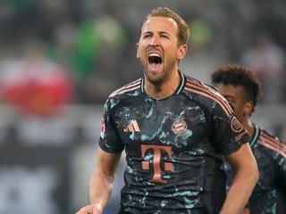 Anglický futbalista Harry Kane sa teší z gólu v drese Bayernu Mníchov.