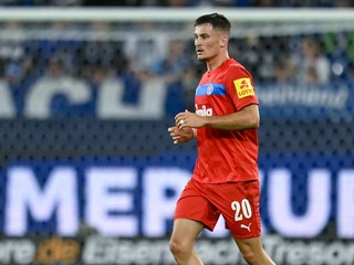 Adrián Kaprálik v drese Holsteinu Kiel.