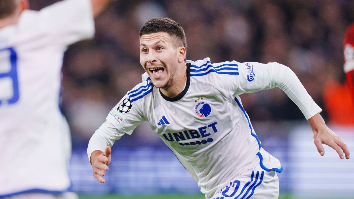 Roony Bardghji z FC Kodaň oslavuje gól, ktorý strelil Manchestru United. 