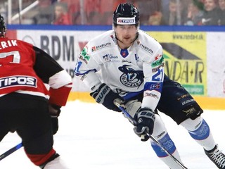 Tyler Coulter v drese Popradu