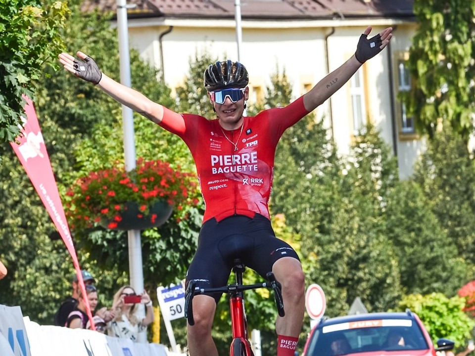 Martin Voltr z tímu Pierre Baguette Cycling vyhral preteky V4 v Novej Bani 2024. 