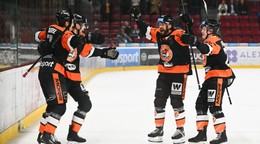 hráči Michaloviec sa tešia z víťazného gólu