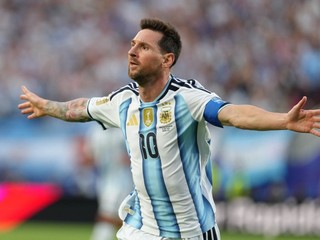 Lionel Messi sa teší z gólu v zápase Argentína - Alžírsko na MS vo futbale 2026.