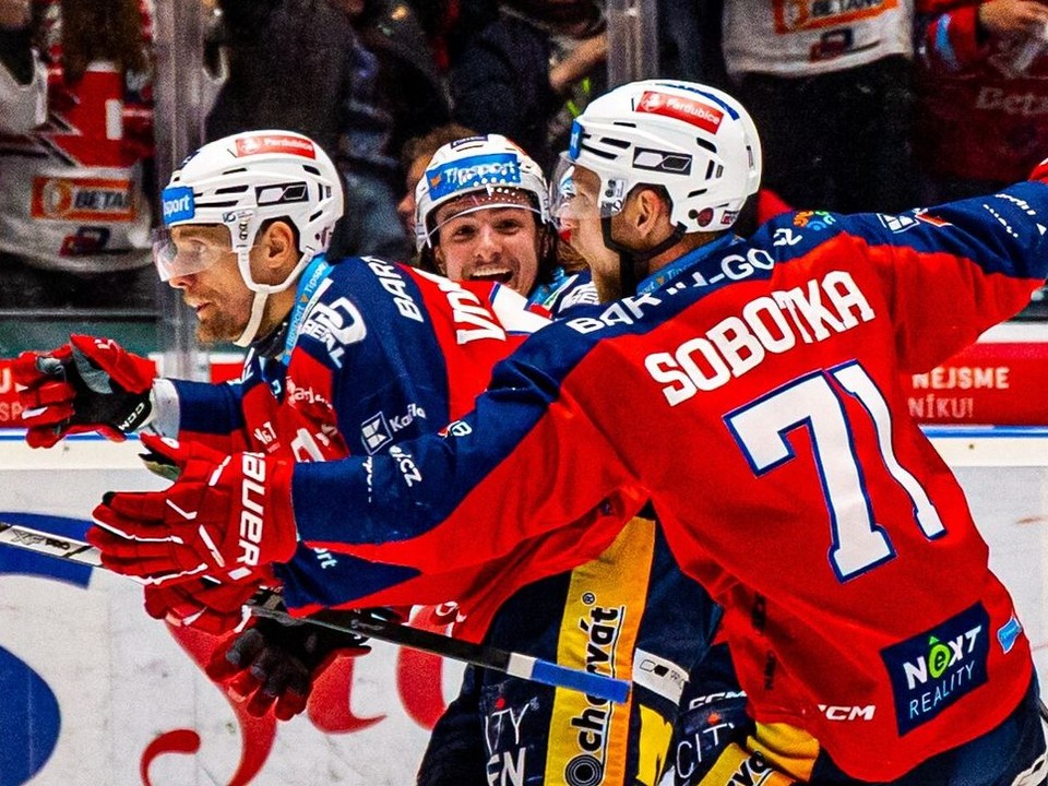 Hokejisti HC Dynamo Pardubice.