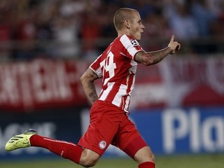 Vladimír Weiss strelil gól v zápase Ligy majstrov Olympiakos Pireus - Paríž St. Germain.