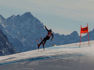 Mikaela Shiffrinová na zjazdovke v talianskom stredisku Cortina d'Ampezzo. 