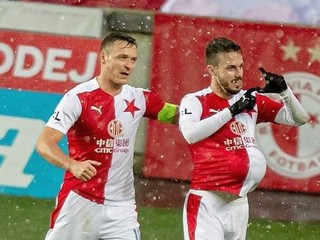 Slovenský futbalista Jakub Hromada sa teší z gólu. 