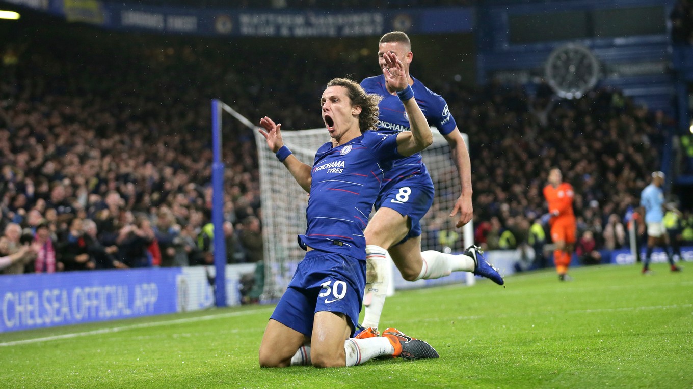 David Luiz sa raduje zo svojho gólu v drese londýnskej Chelsea.