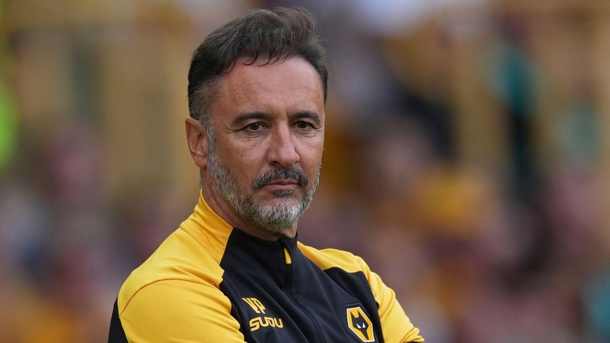 Posledný tím Premier League odvolal trénera. Nedokázal vyhrať ani v jednom z desiatich zápasov