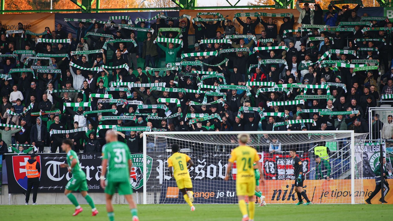 Na snímke fanúšikovia Prešova v zápase 13. kola futbalovej Niké ligy medzi FC Tatran Prešov - MŠK Žilina.