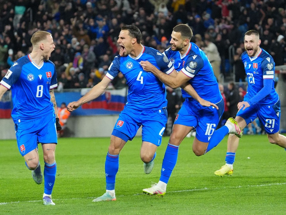 Martin Valjent oslavuje gól v zápase Slovensko - Kosovo v baráži o MS vo futbale 2026.