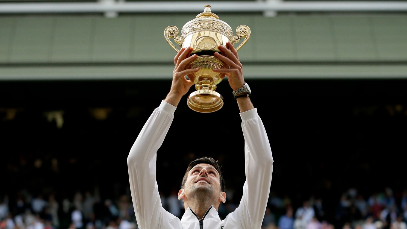 Novak Djokovič po triumfe na Wimbledone 2019.