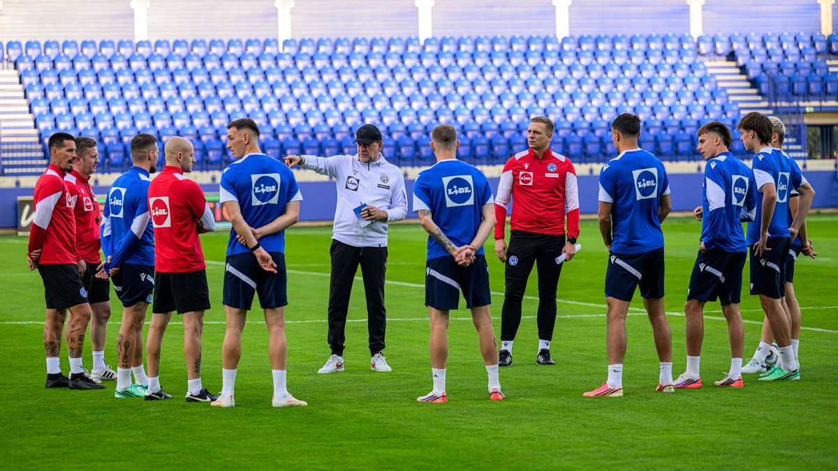 Slovenskí futbalisti na tréningu pred zápasmi v Lige národov.