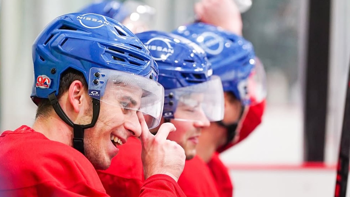 Filip Mešár na lavičke Lavalu. 