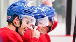 Filip Mešár na lavičke Lavalu. 