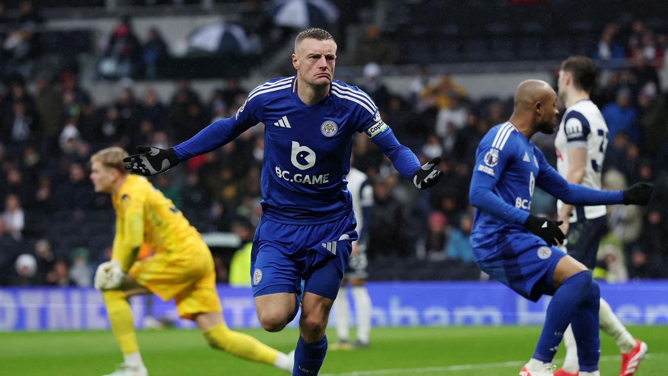 Jamie Vardy oslavuje gól