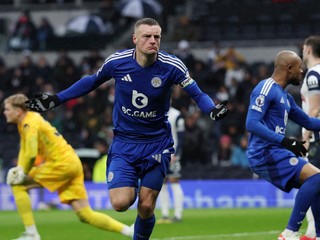 Jamie Vardy oslavuje gól