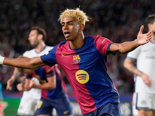 Lamine Yamal oslavuje gól v zápase FC Barcelona - Inter Miláno v 1. semifinále Ligy majstrov.