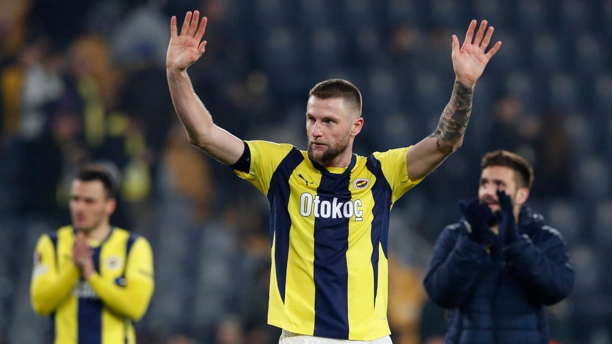 Milan Škriniar v drese Fenerbahce Istanbul.