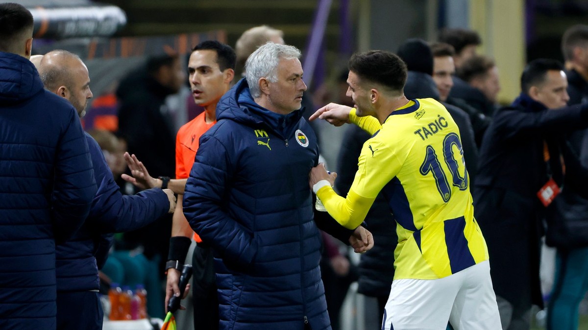 Prvé istanbulské derby Škriniara bude mať dohru. Mourinho čelí žalobe, súperov nazval opicami