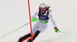 Slovenská lyžiarka Petra Vlhová počas tímovej súťaže na ZOH 2026.