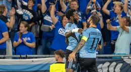 Na snímke gólová radosť Slovanistov, sprava Tigran Barseghjan, Sandro Cruz počas prvého zápasu play off  Ligy majstrov vo futbale ŠK Slovan Bratislava - NK Celje.