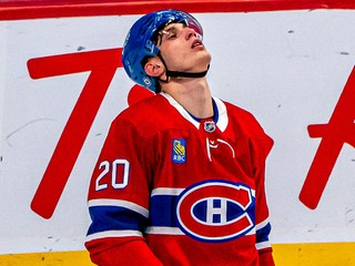 Juraj Slafkovský v drese Montreal Canadiens.