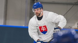 Erik Černák počas tréningu v Miláne. 