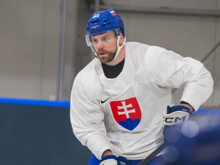 Erik Černák počas tréningu v Miláne. 