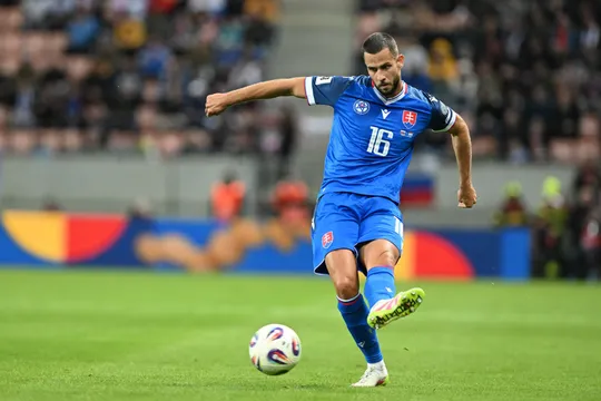 Na snímke hráč Slovenska Dávid Hancko počas kvalifikačného zápasu na Majstrovstvá sveta medzi Slovenskom a Luxemburskom v Trnave.