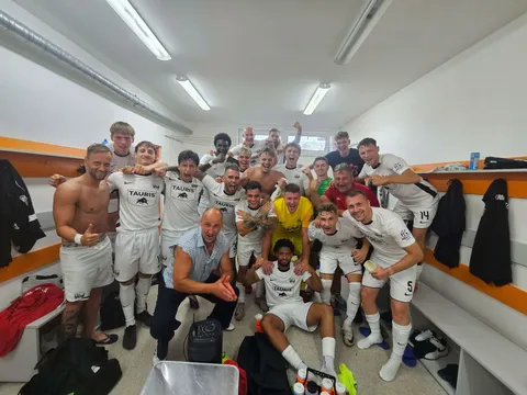 Víťazná fotografia z kabíny Rimavskej Soboty po derby v Lučenci.