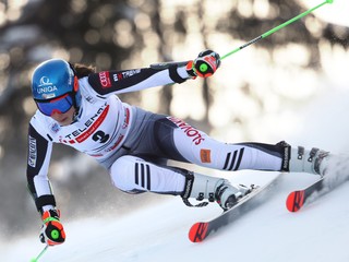 Petra Vlhová počas obrovského slalomu v stredisku Kranjska Gora v roku 2021. 